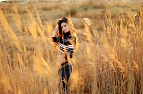 牛仔裤乌克兰美女图片